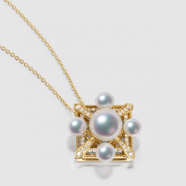 Pendentif Voyage stellaire I Perles Akoya Or jaune Diamants