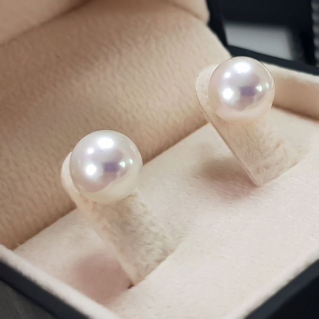 Orecchini Vesta- Perle d'Acqua Dolce Bianche 9/9.5mm AAA - A Lobo Oro Bianco