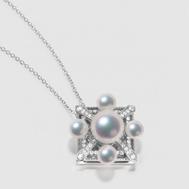 Pendentif Voyage stellaire I Perles Akoya Or blanc Diamants