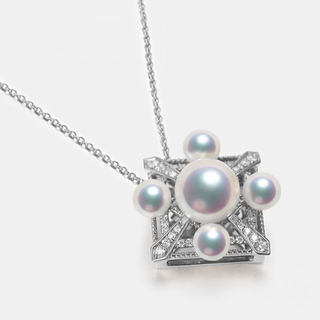 Pendentif Voyage stellaire I Perles Akoya Or blanc Diamants