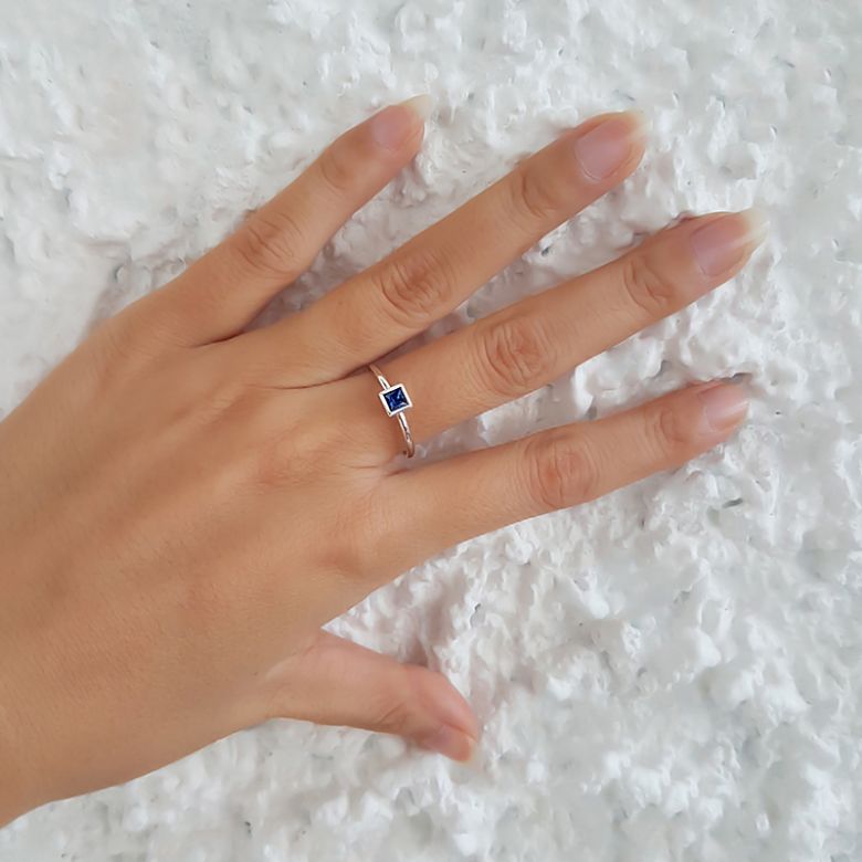 Anello Quadrato Blu - Oro Bianco & Zaffiro Princess Solitario - 2