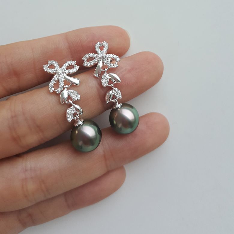 Orecchini Pendenti Florale - Perle di Tahiti Nere, Diamanti, Oro Bianco - 6