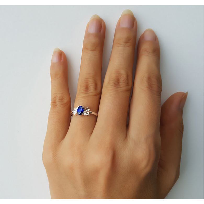 Anello di Fidanzamento Luxe - Oro Bianco, Diamanti & Zaffiro Blu Ovale - 5