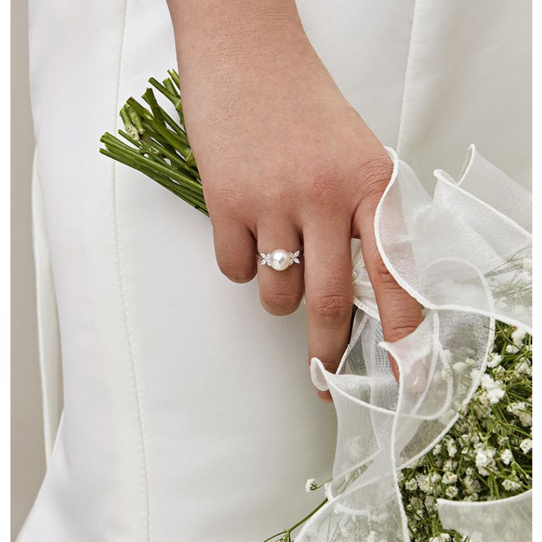 Anello Symphonie Nuptiale - Oro Bianco, Diamanti e Perla Akoya - 2