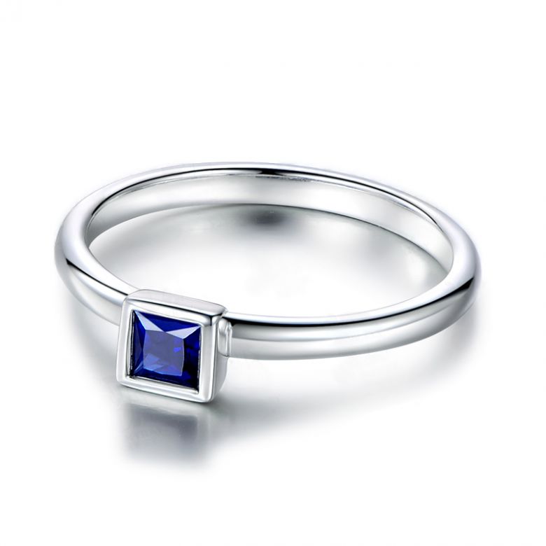 Anello Quadrato Blu - Oro Bianco & Zaffiro Princess Solitario - 9